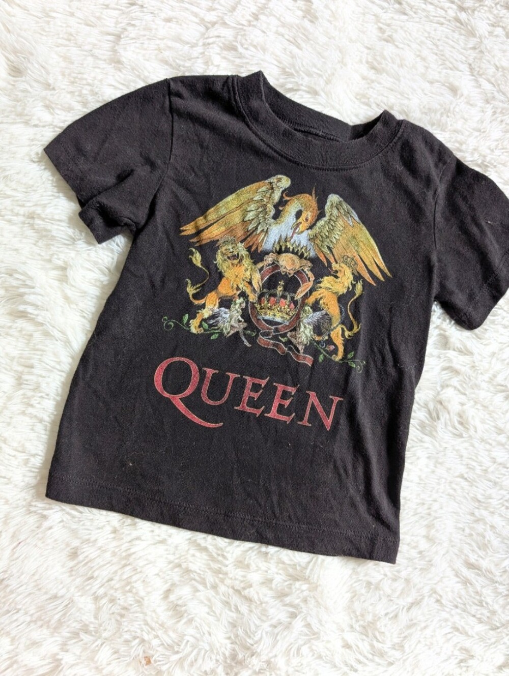 Queen Toddler Black Graphic Short Sleeve Shirt Size 2T